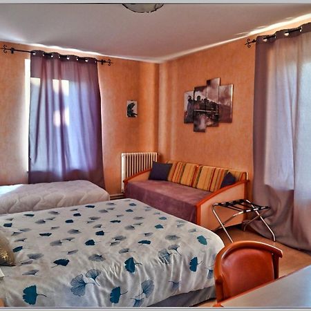 Livron-sur-Drôme Logis Hotel Des Voyageurs Restaurant La Bonne Tabl'Hay מראה חיצוני תמונה