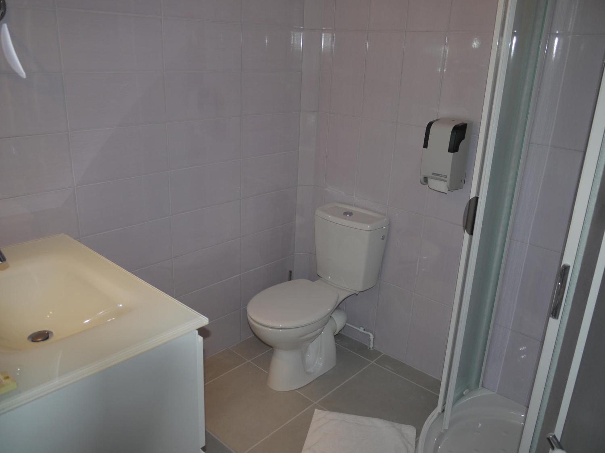 Livron-sur-Drôme Logis Hotel Des Voyageurs Restaurant La Bonne Tabl'Hay מראה חיצוני תמונה