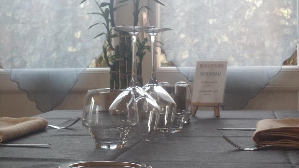 Livron-sur-Drôme Logis Hotel Des Voyageurs Restaurant La Bonne Tabl'Hay מראה חיצוני תמונה